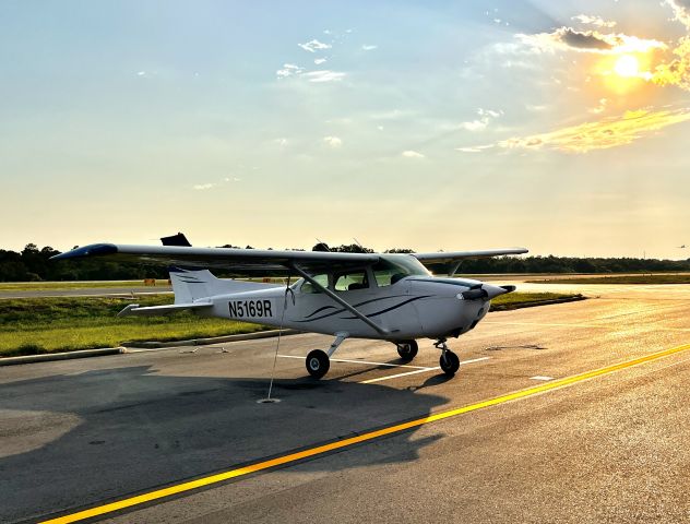 Cessna Skyhawk (N5169R) - ROMEO