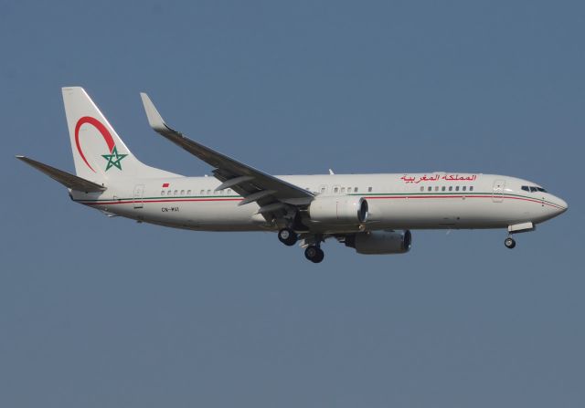 Boeing 737-800 (CN-MVI) - 26/03/2014 Moroccan Governmentbr /Landing 07