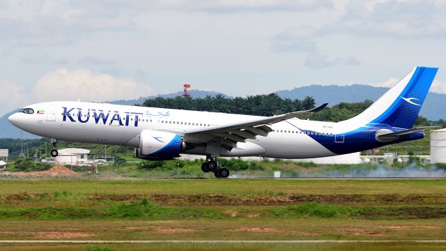 Airbus A330-800 (9K-API) - One of only seven aircraft delivered so far, this Kuwait A330-800 lands on runway 32L  of the Kuala Lumpur International Airport in Malaysia.