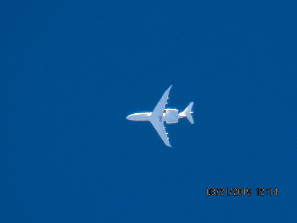 Canadair Challenger 350 (N100SA)