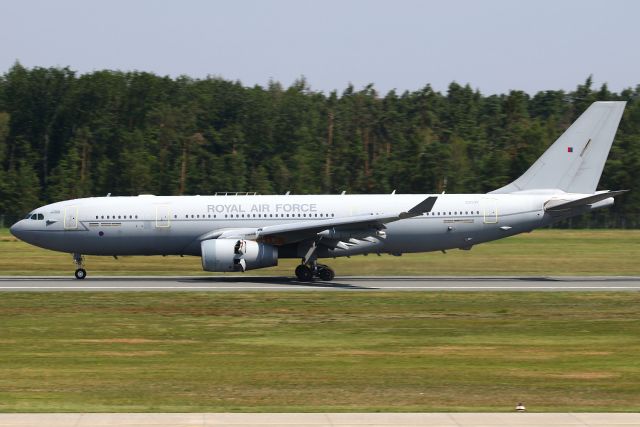 Airbus A330-200 (ZZ337)