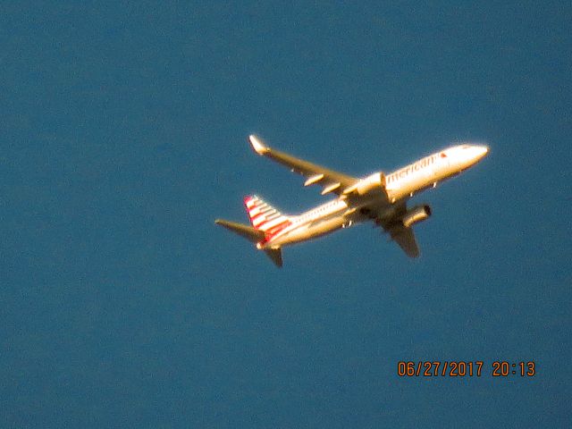 Boeing 737-800 (N989AN)