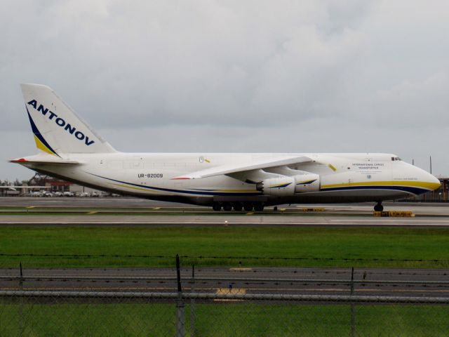 Antonov An-124 Ruslan (UR-82009)