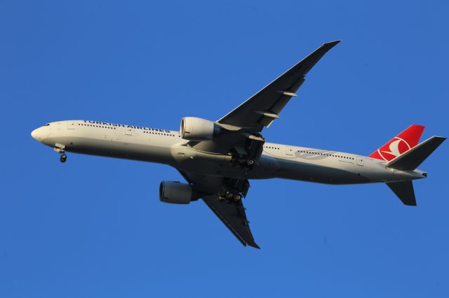 BOEING 777-300ER (TC-JJH)