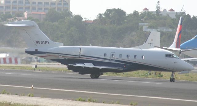 Bombardier Challenger 300 (N531FX)