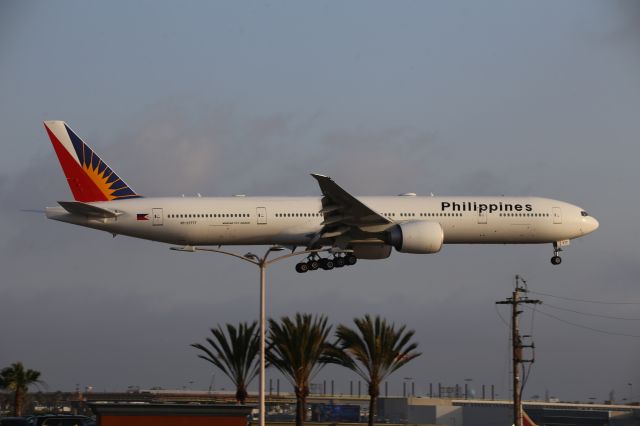 BOEING 777-300ER (RP-C7777)
