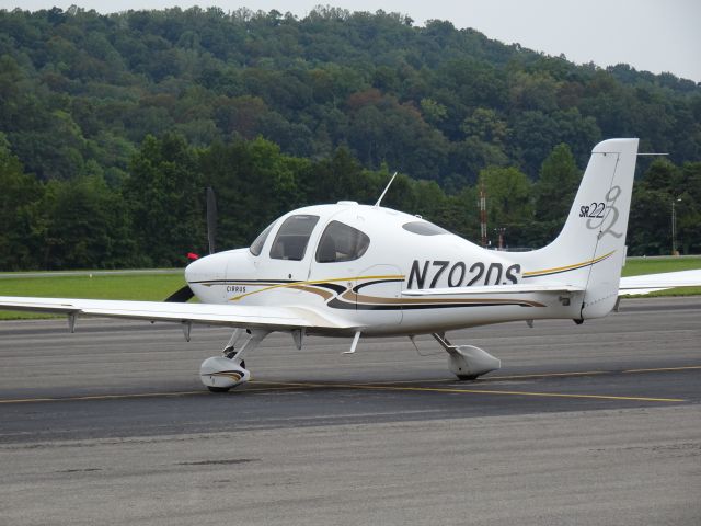 Cirrus SR-22 (N702DS)