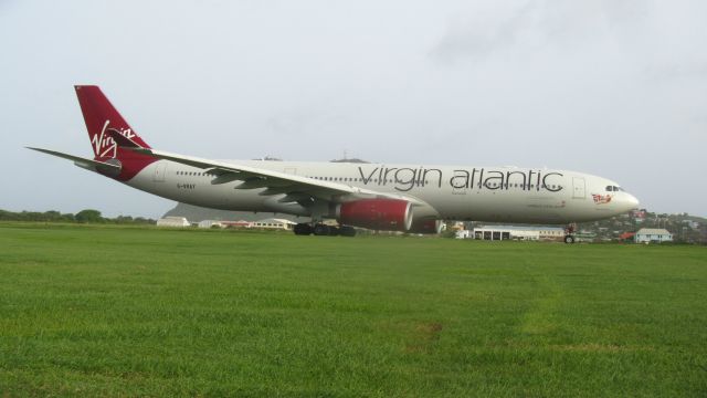 Airbus A330-300 (G-VRAY)