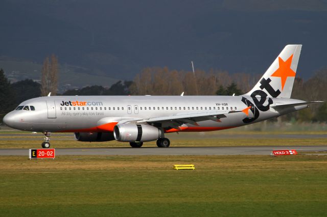 Airbus A320 (VH-VQR)