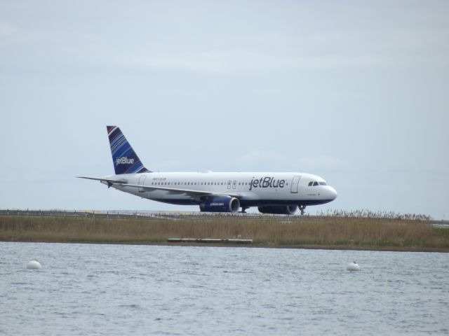 Airbus A320 (N657JB)