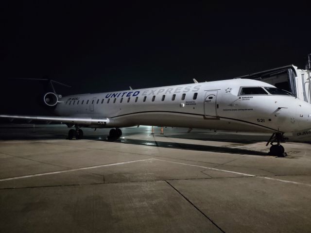 Canadair Regional Jet CRJ-700 (N521GJ)