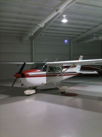 Cessna Skyhawk (N52279)