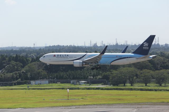 BOEING 767-300 (N171DZ)