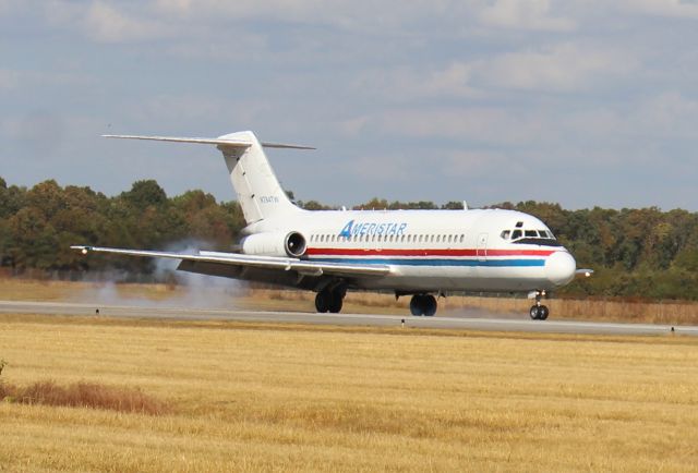 Douglas DC-9-10 (N784TW) - A McDonnell Douglas DC9-15F air cargo jet landing on Runway 18 at Pryor Field Regional Airport, Decatur, AL - October 17, 2016. 