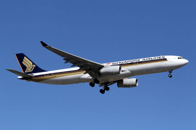 Airbus A330-300 (9V-STH) - Singapore Airlines A330-343X 9V-STH on final to YPAD with flight SQ277 on 19th January 2013.