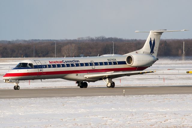 Embraer ERJ-135 (N376SK)