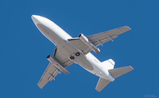 Boeing 737-200 (N703S)