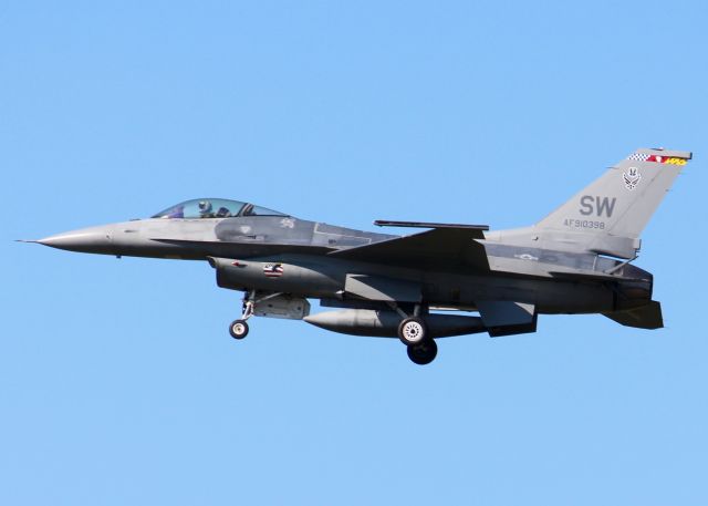 Lockheed F-16 Fighting Falcon (91-0398) - Shaw Air Force Base F-16s taking refuge at Barksdale until Hurricane Irma finds her course.