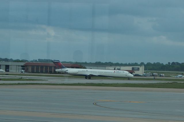 McDonnell Douglas MD-80 (N957DL)