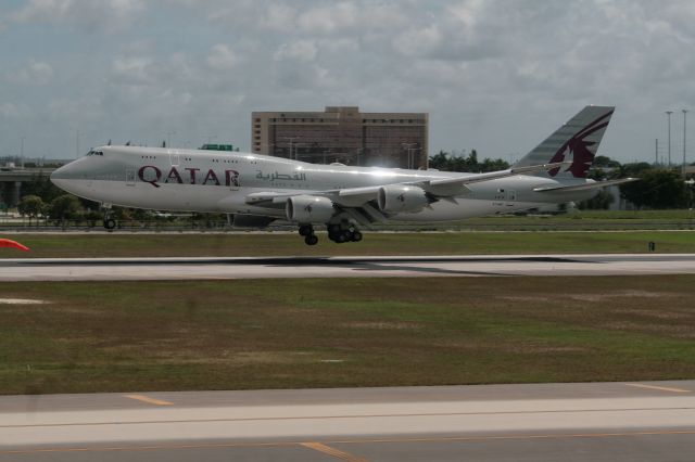 Boeing 747-400 (A7-HHE)