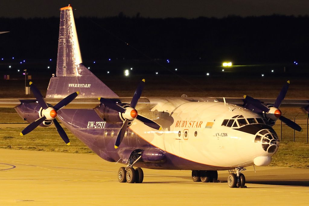 Antonov An-12 (EW-275TI)