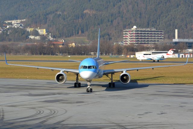 Boeing 757-200 (G-OOBF)