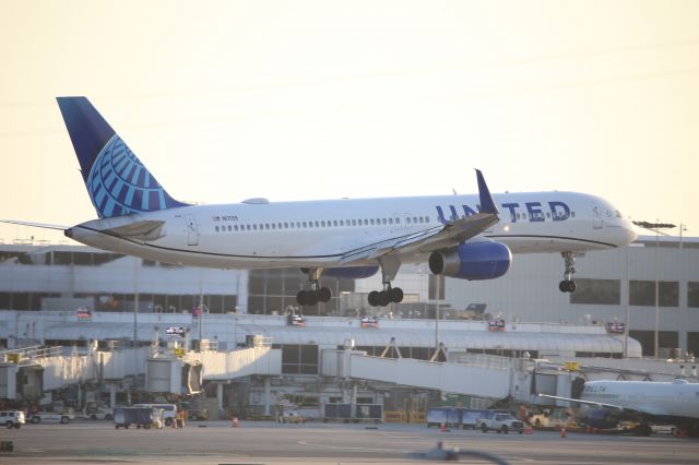 Boeing 757-200 (N17139)