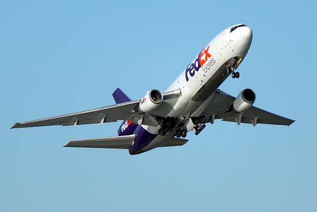 McDonnell Douglas DC-10 (N313FE) - FDX 822 to Memphis climbing out of a 9 departure