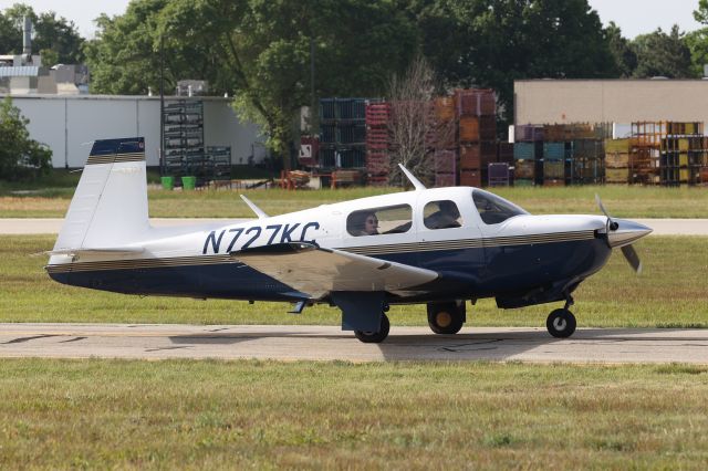 Mooney M-20 (N727KC)