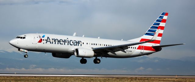 Boeing 737-800 (N944NN) - Landing on 16L.