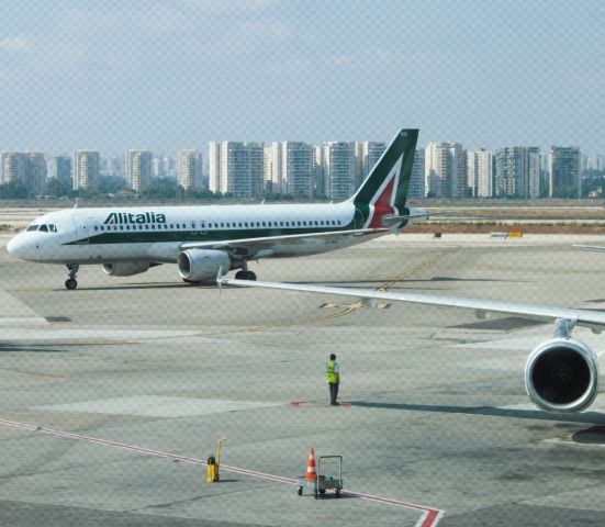 Airbus A320 (EI-IKG)