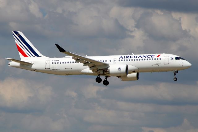 Airbus A220-300 (F-HPNB) - On short finals for rwy 09L on 16-Aug-23 operating flight AFR1780 from LFPG.
