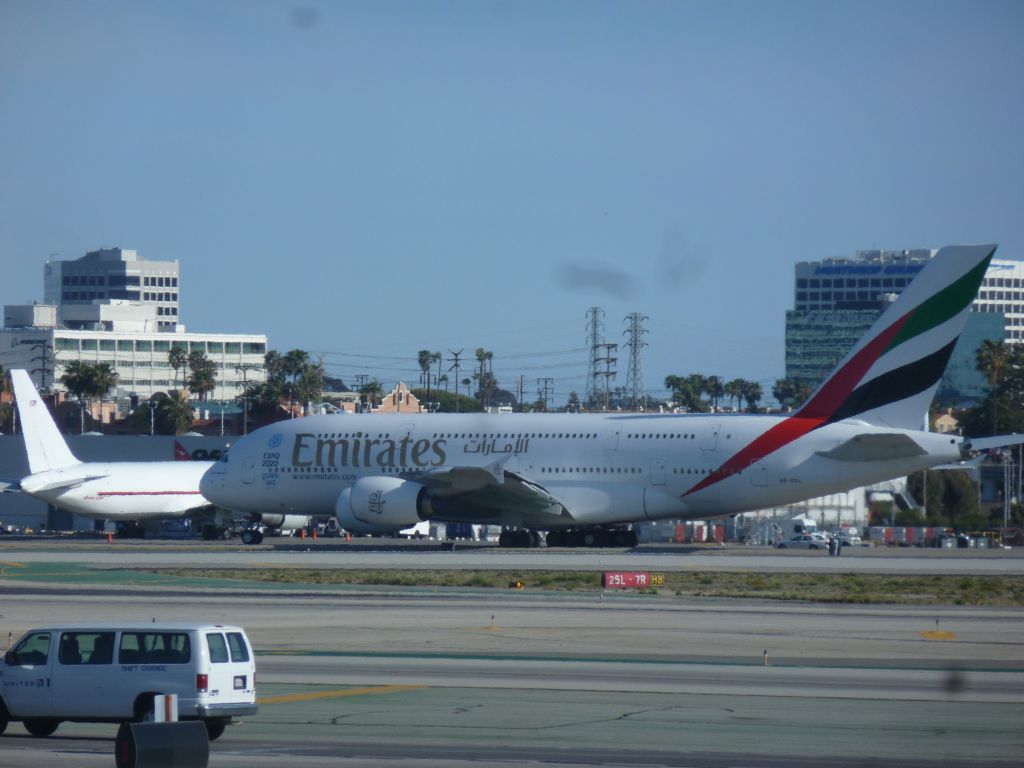 Airbus A380-800 (A6-EEL)