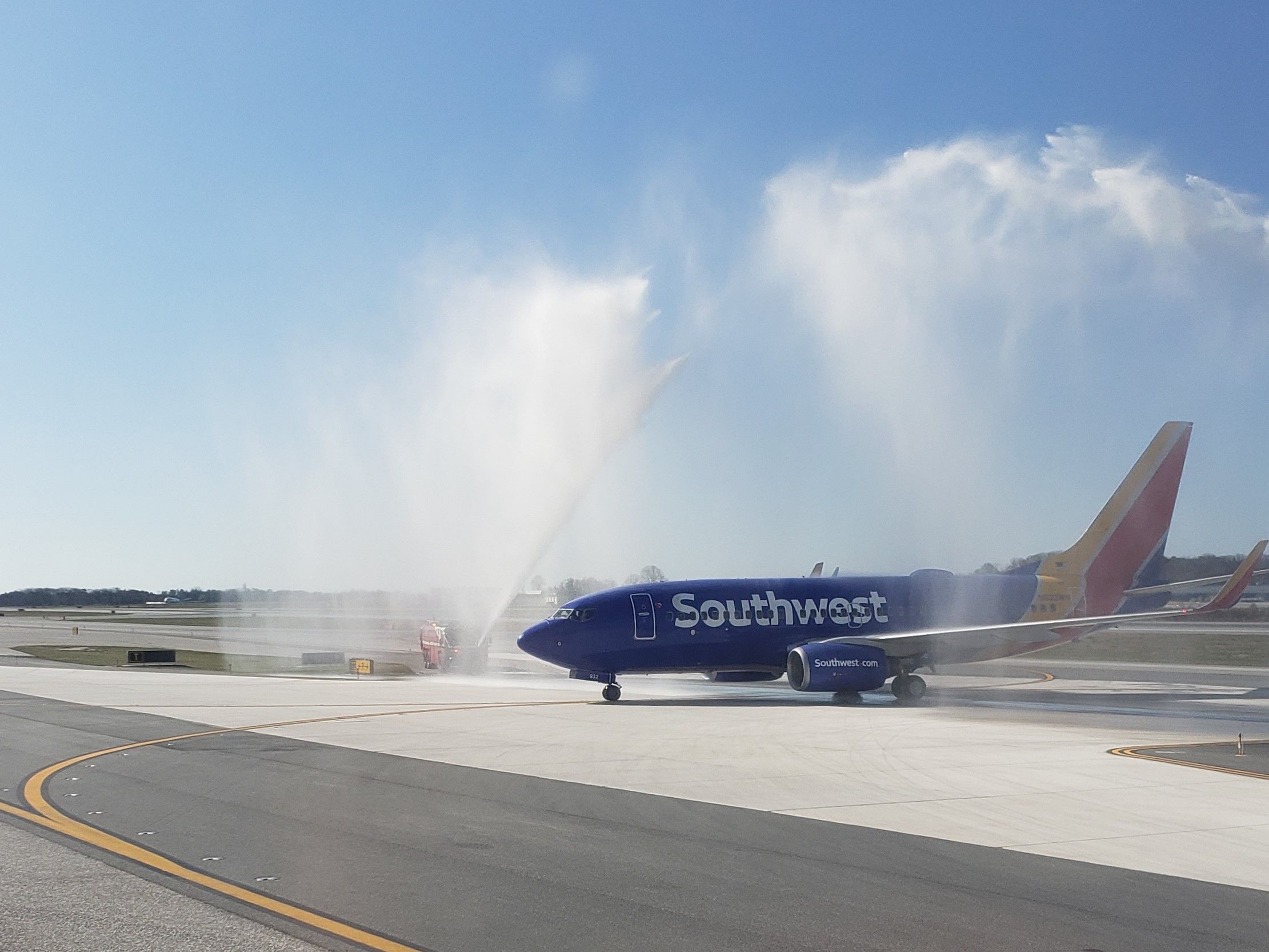 Boeing 737-700 (N932WN) - Water cannon salute