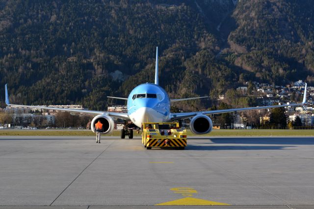 Boeing 737-800 (G-FDZU)