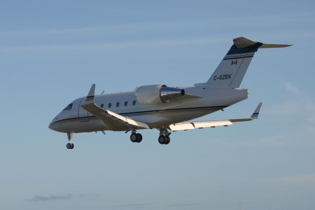 Canadair Challenger (C-GZEK)