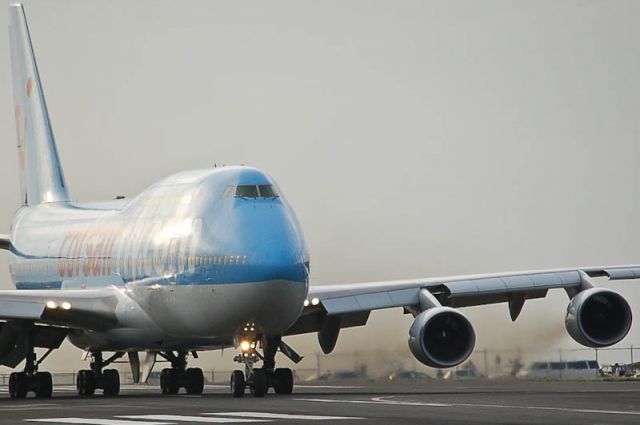 Boeing 747-400 (F-HLOV)