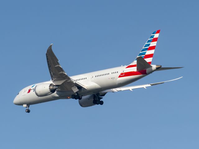 Boeing 787-8 (N815AA) - 7/4/2020