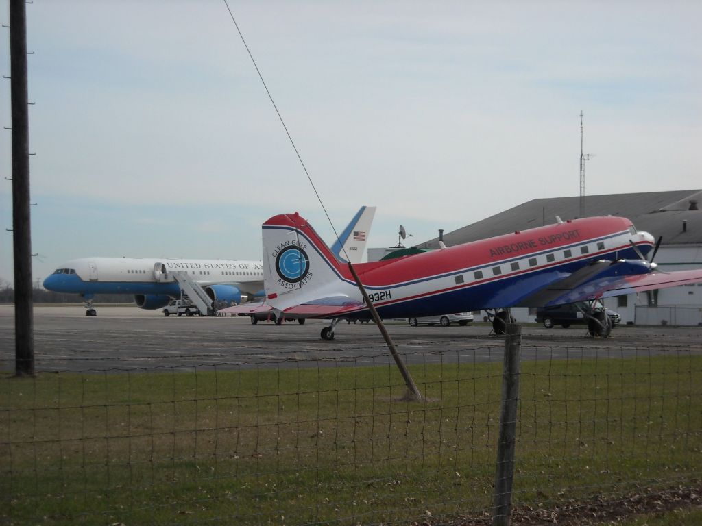 Douglas DC-3 (turbine) (N932H)