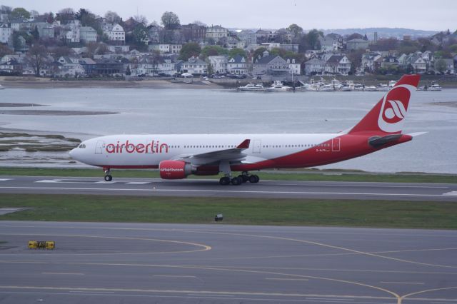 Airbus A330-200 (D-ALPA)