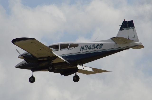 Piper Apache (N3494B)