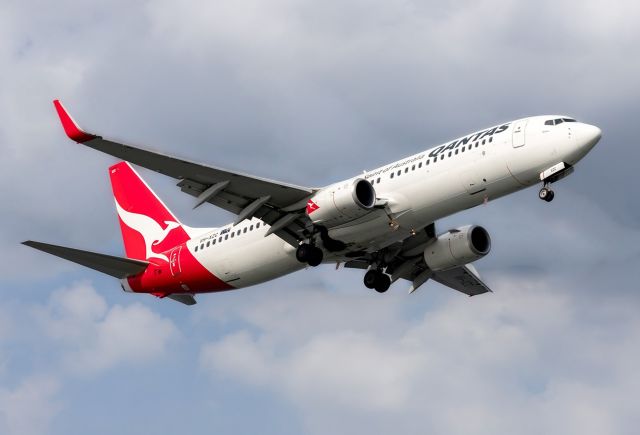 Boeing 737-700 (VH-XZC) - QANTAS - BOEING 737-838 - REG VH-XZC (CN 39361) - ADELAIDE INTERNATIONAL AIRPORT SA. AUSTRALIA - YPAD 11/10/2019