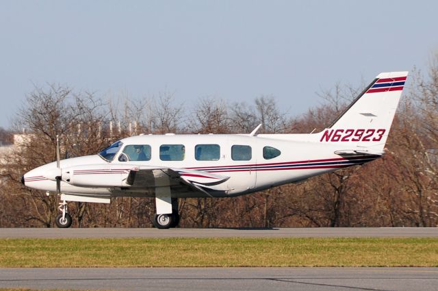 Piper Navajo (N62923) - Seen at KFDK on 3/18/2010    a href=http://discussions.flightaware.com/profile.php?mode=viewprofile&u=269247  [ concord977 profile ]/a