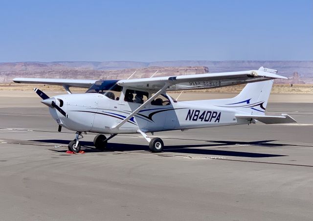 Cessna Skyhawk (N840PA) - N840PA stopping at Page Municipal Airport on the way from Tulsa to her new home in San Luis Obispo