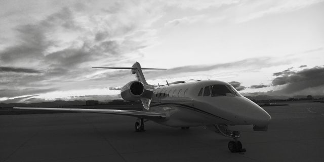 Cessna Citation X — - Modern-Aviation ramp