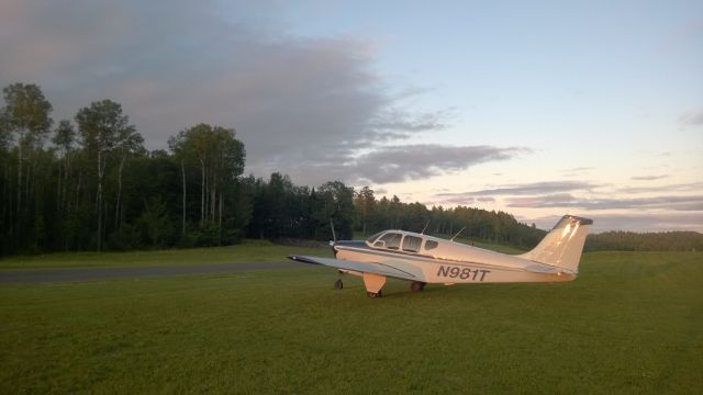 Beechcraft Bonanza (33) (N981T) - BE35-33