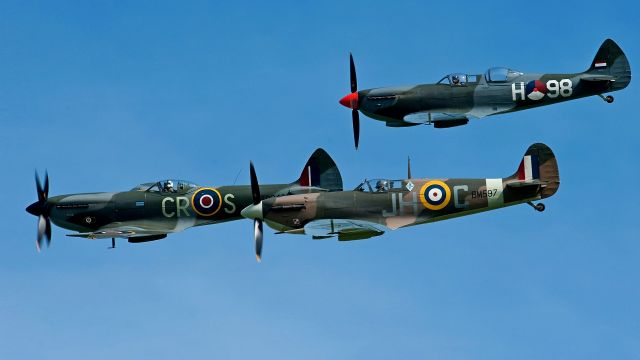 SUPERMARINE Spitfire —