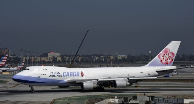 Boeing 747-400 (B-18719) - Arriving at LAX on 25L