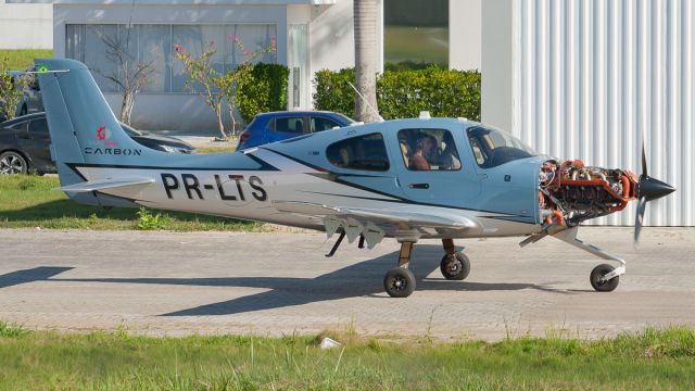 Cirrus SR-22 (PR-LTS)