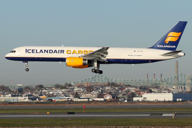 Boeing 757-200 (TF-FIH) - 'Iceair 761' arriving from Keflavik International Airport